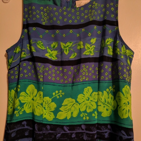 Dress - Picture 3 of 3